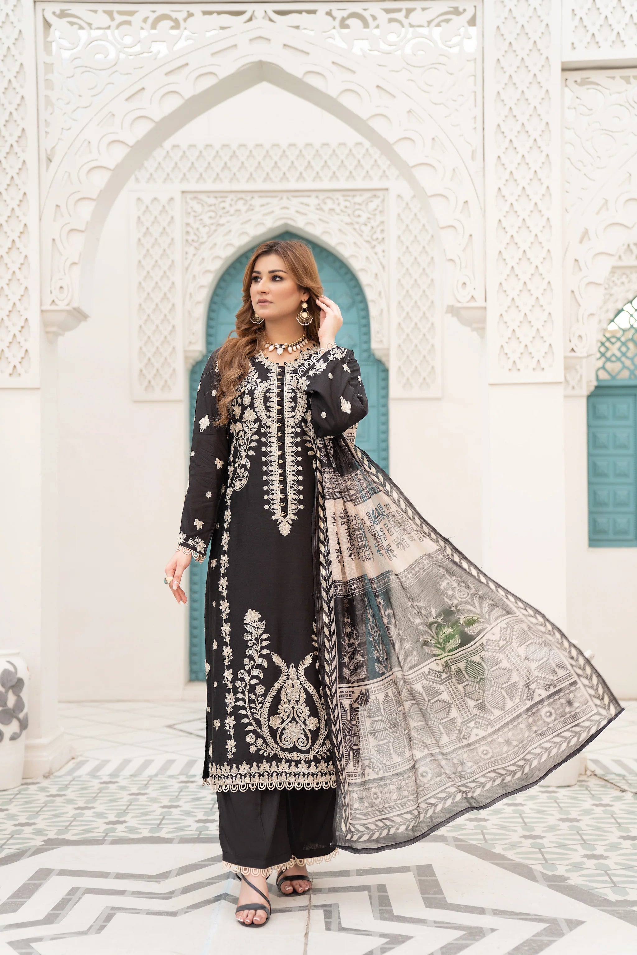 Diyaar-e-ishq - Sherry's wardrobe
