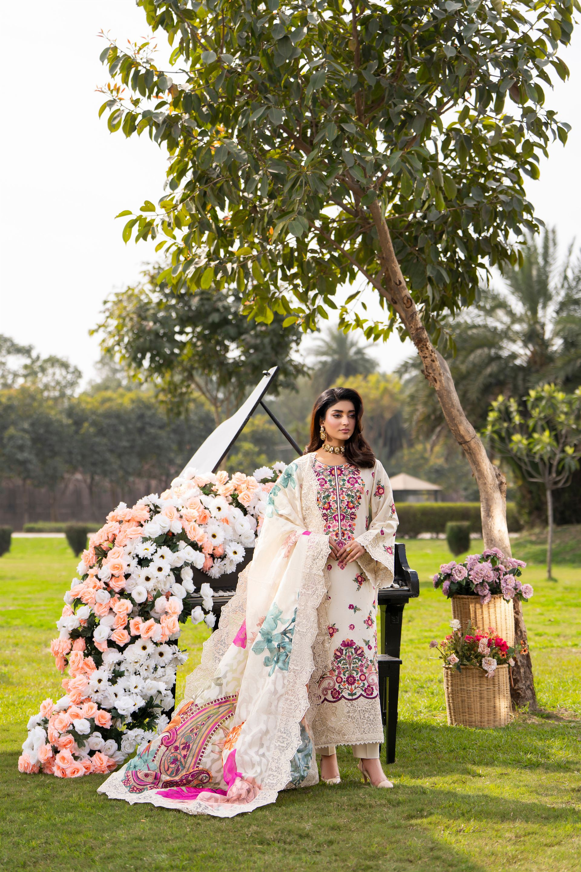 KC-1553-Ivory Bloom
