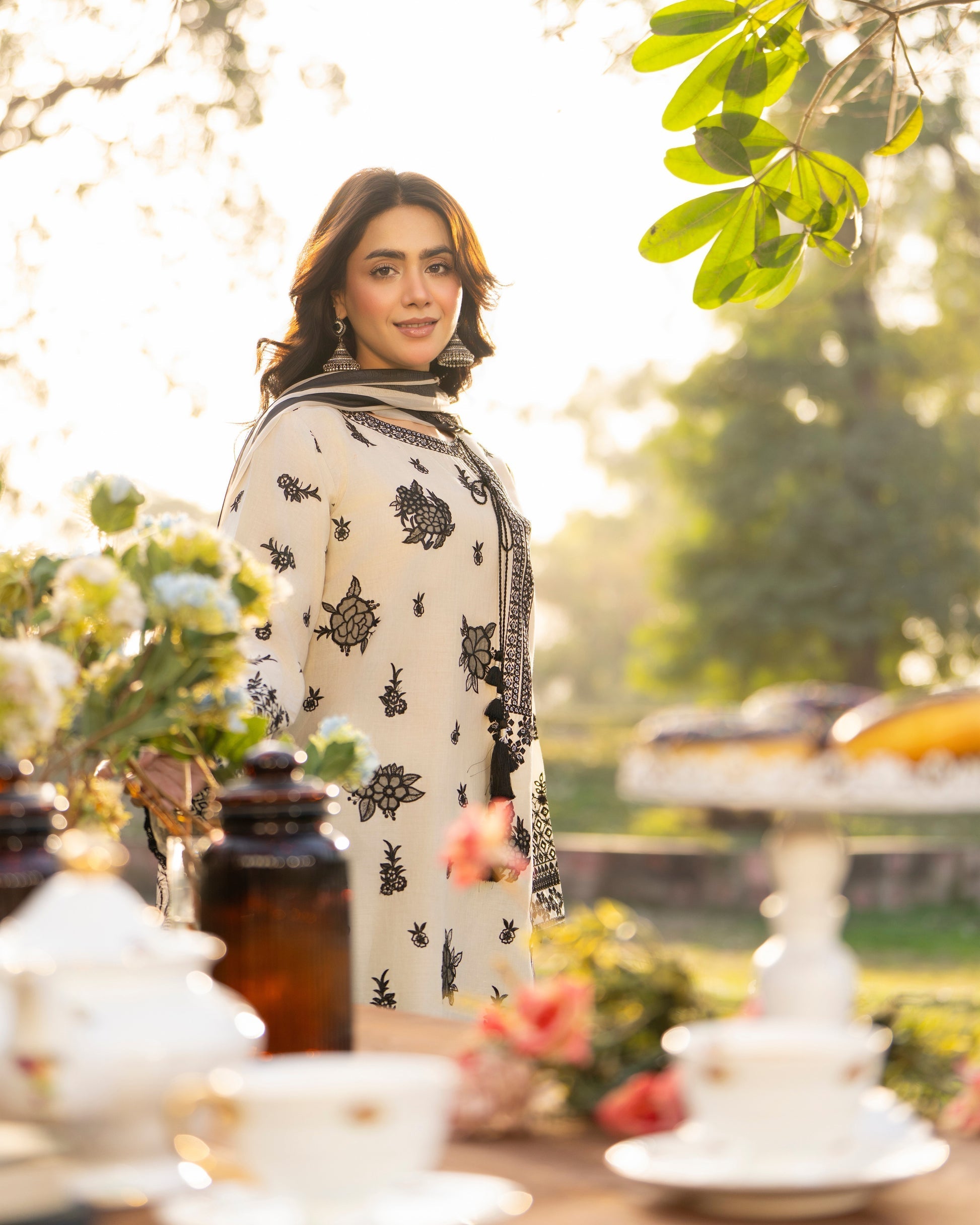 Karma Haya 1541 Monochrome