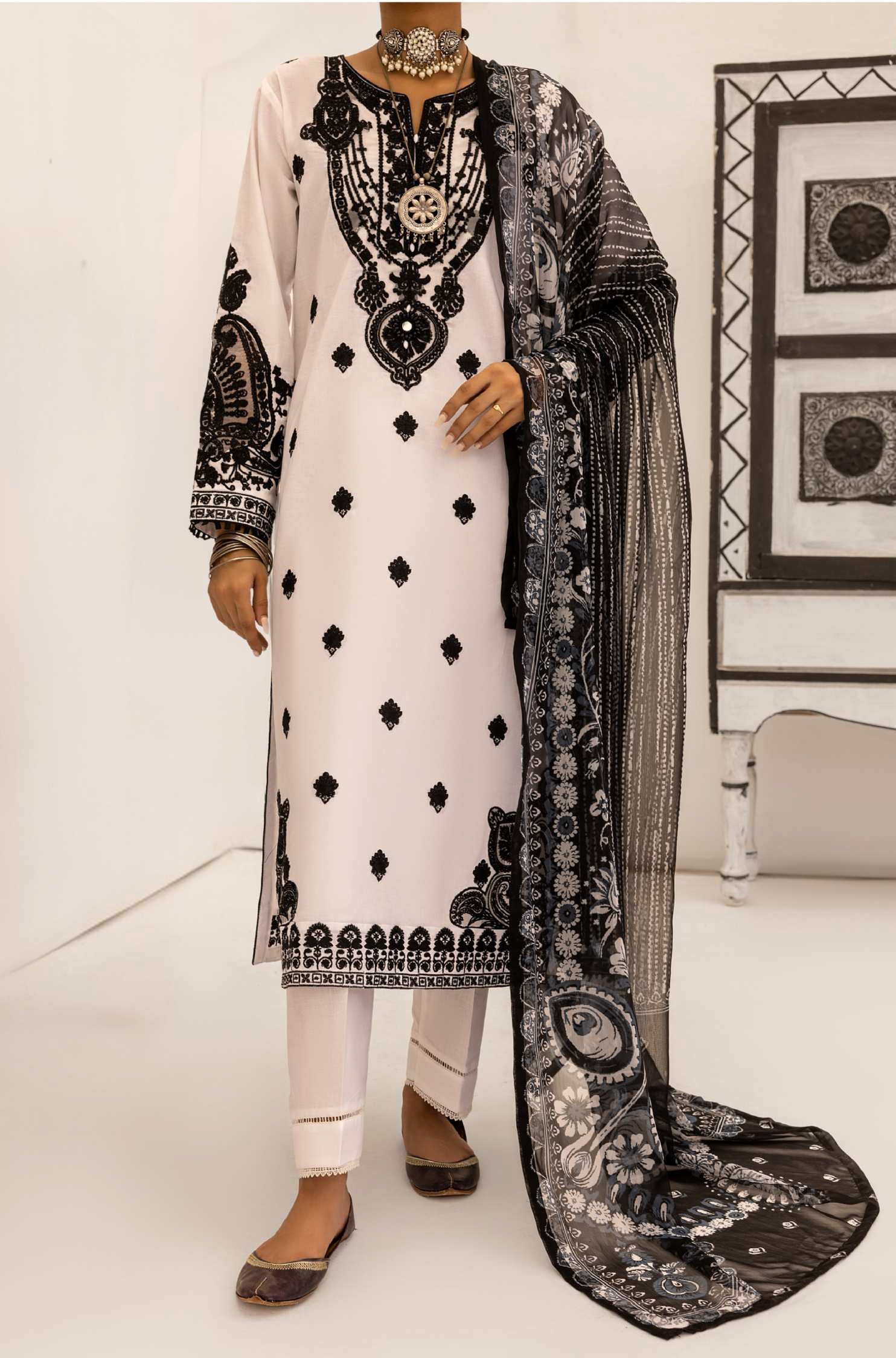 Zareen - White