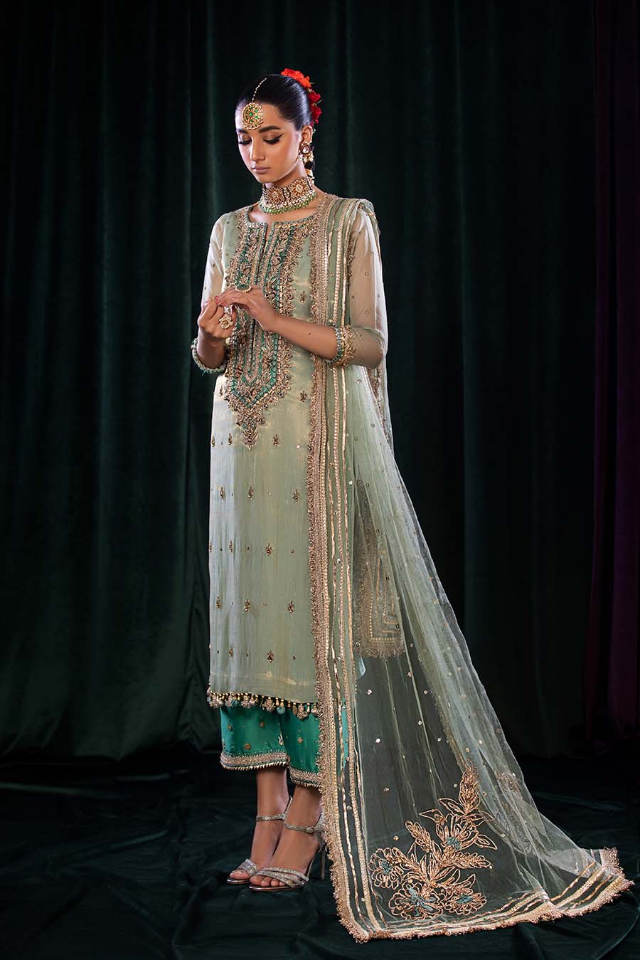 P-254 - Sherry's wardrobe