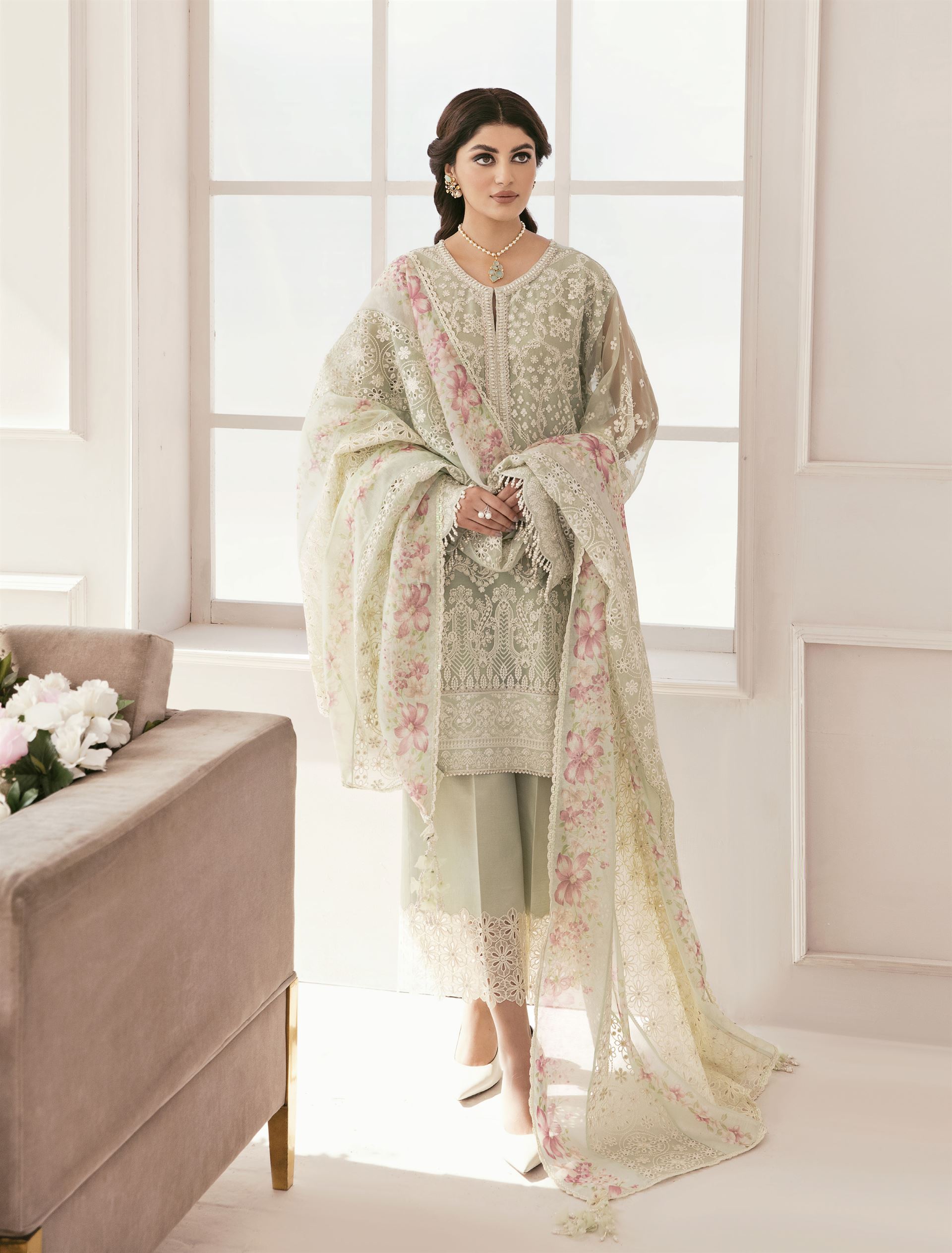 BQU-CH11-D01 - Sherry's wardrobe