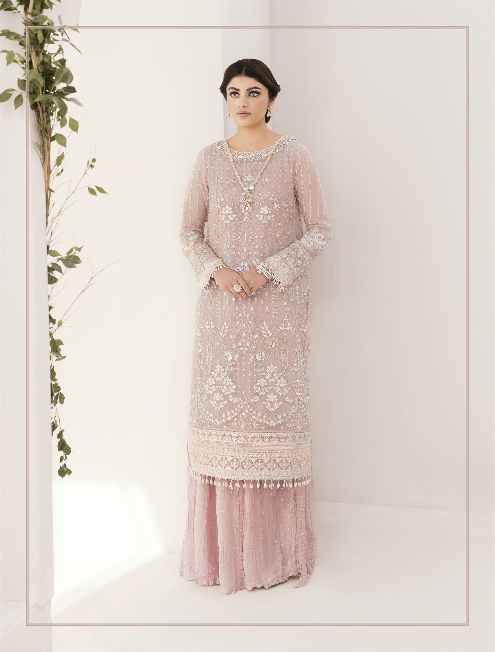 BQU-CH11-D05 - Sherry's wardrobe