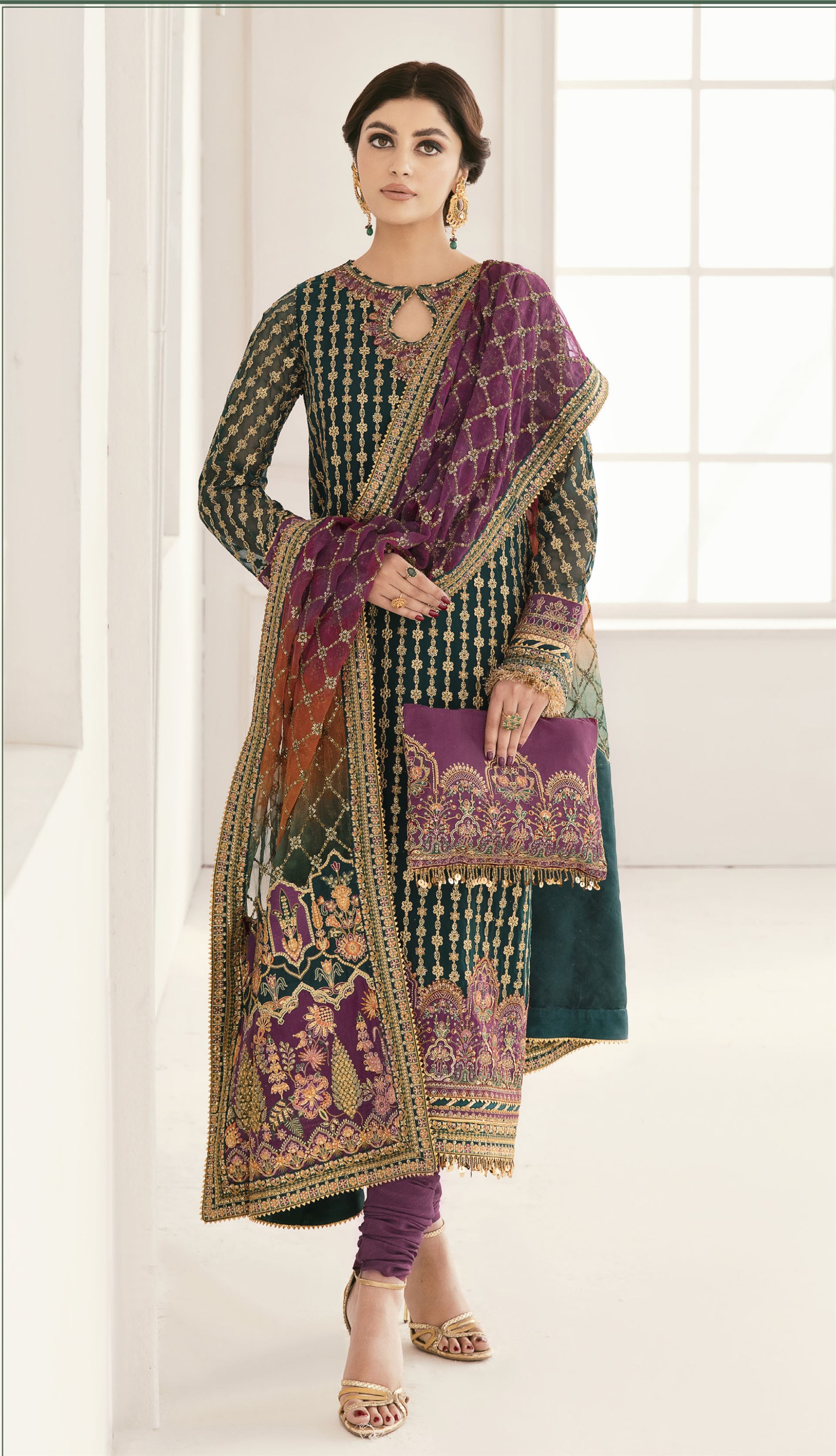 BQU-CH11-D06 - Sherry's wardrobe