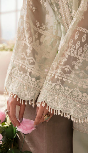 BQU-CH11-D01 - Sherry's wardrobe