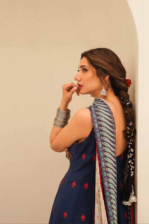 D23-10A - Sherry's wardrobe