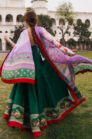 D23-7B - Sherry's wardrobe