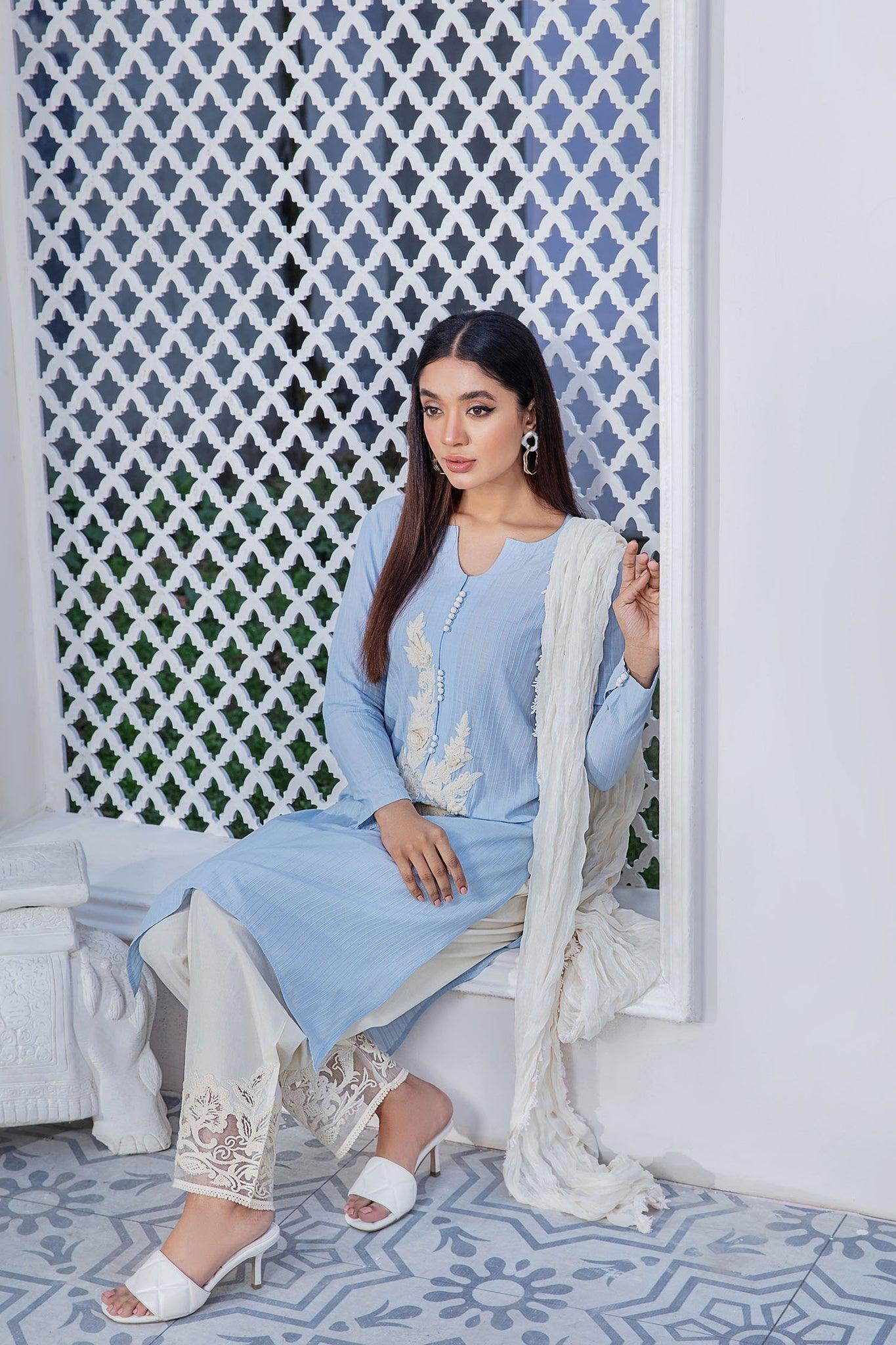 F-109 KB - Sherry's wardrobe