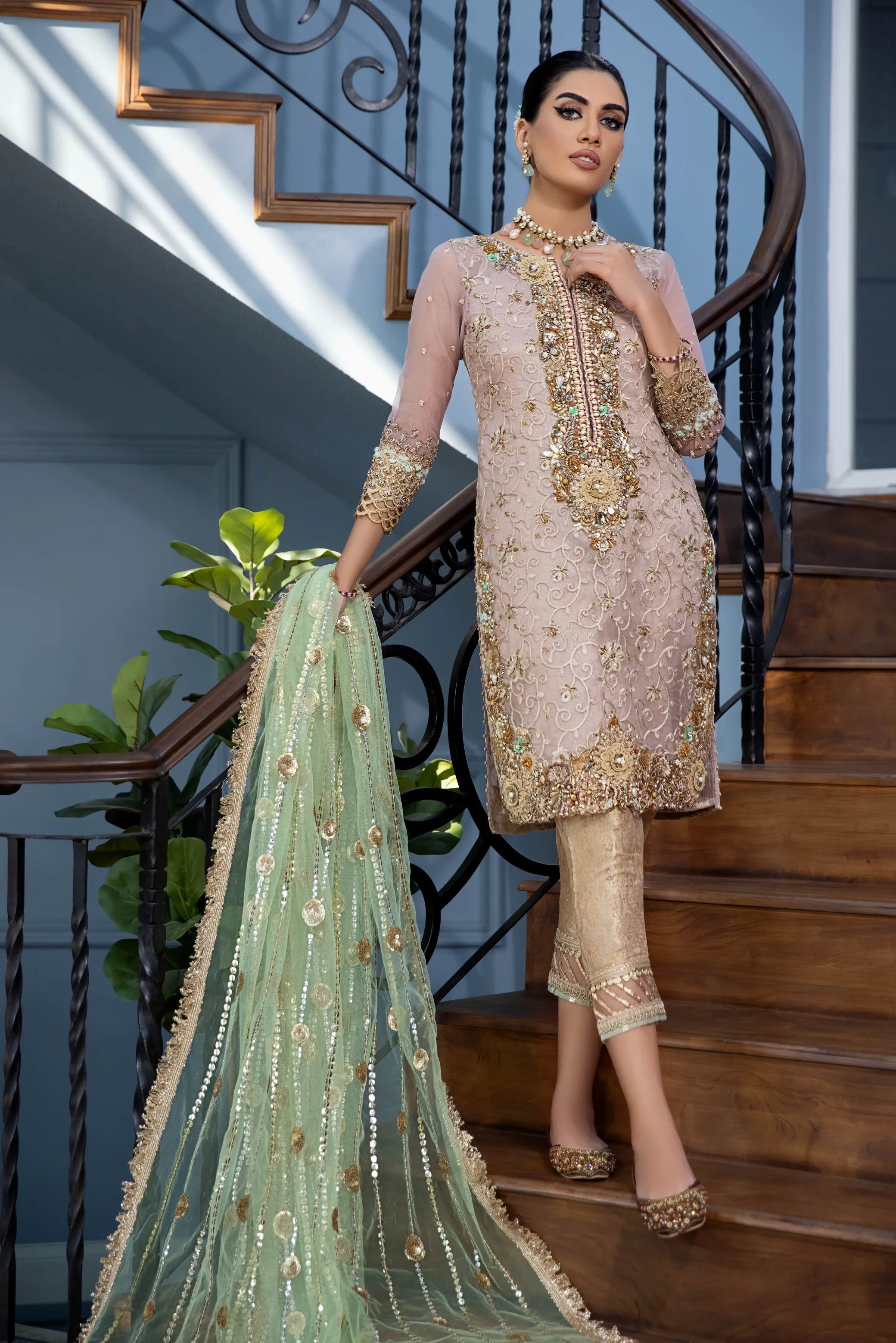 P-221 - Sherry's wardrobe