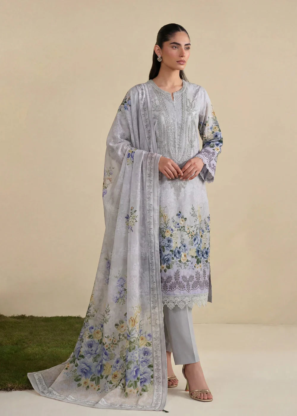 Zeenara-Lawn