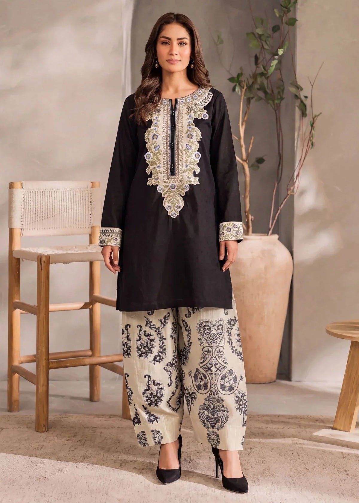 Nakhshab Black