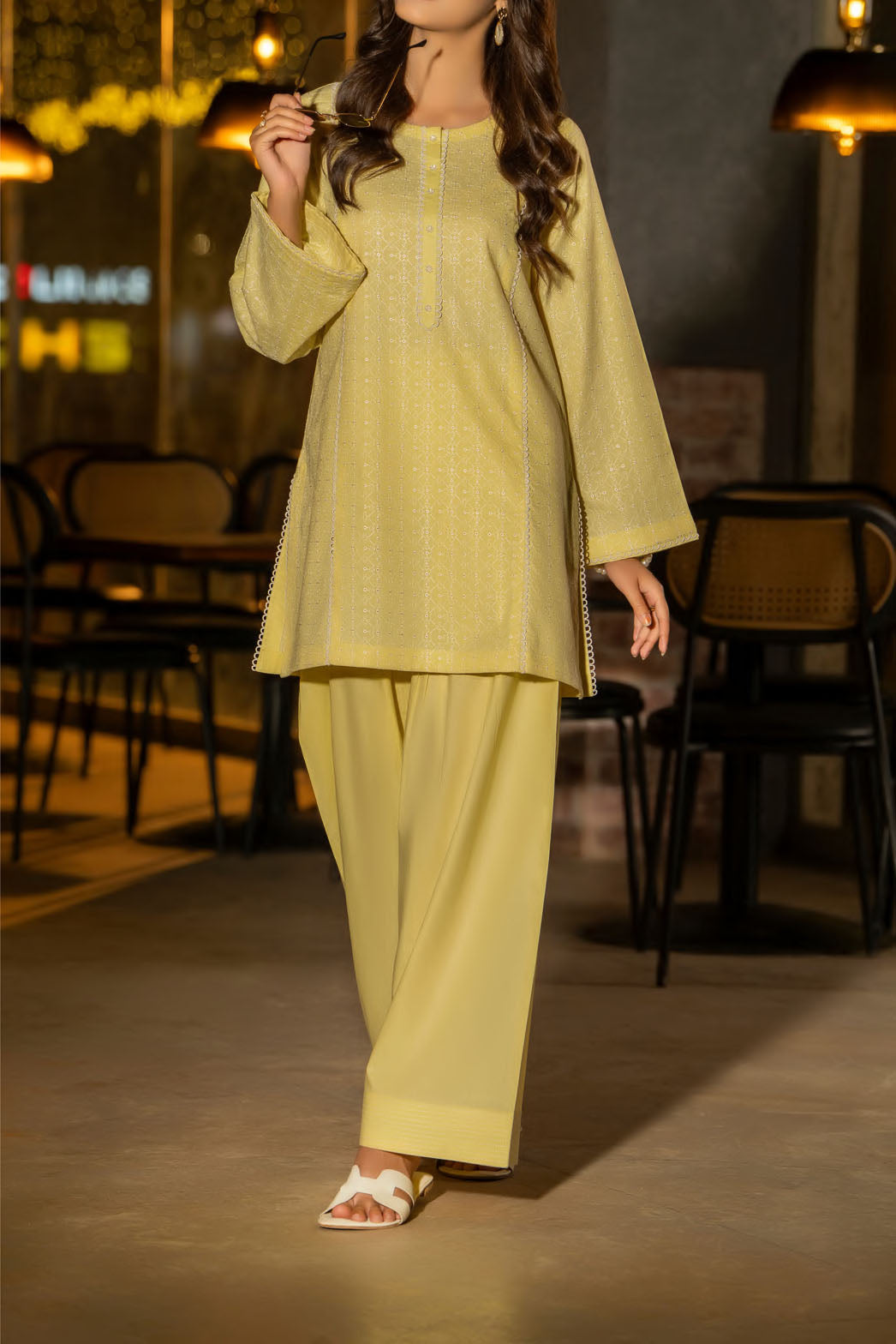 Casual Lite - Saffron Aura