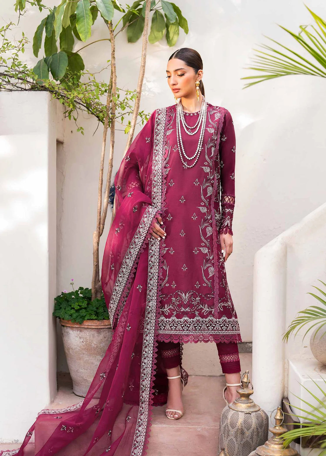 PRESTIGE - Sherry's wardrobe