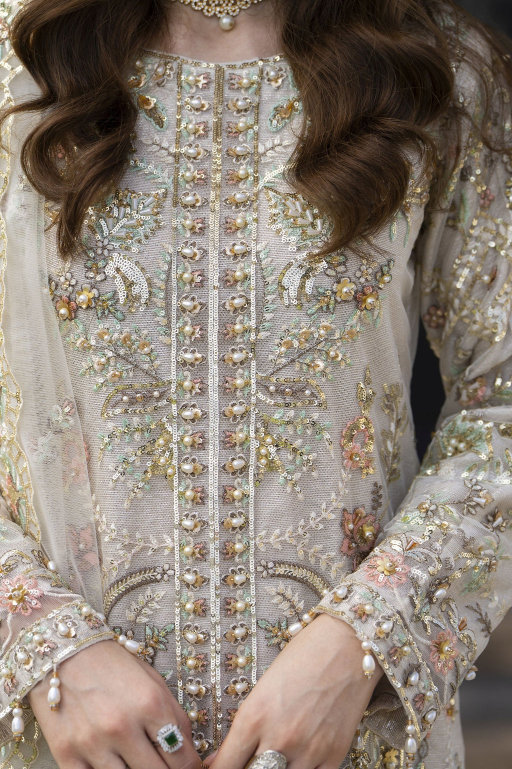 AR-120 Off White