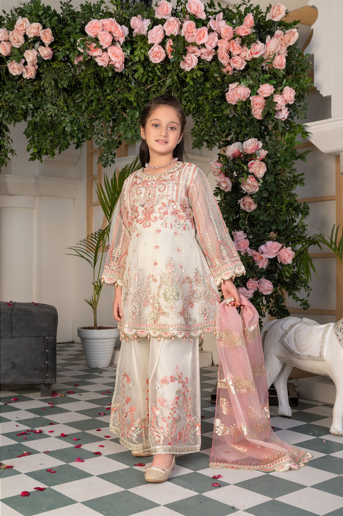 AL-3592 - Sherry's wardrobe