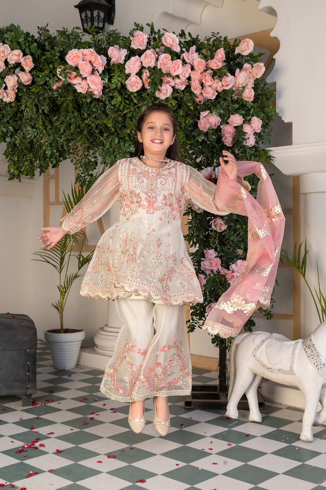 AL-3592 - Sherry's wardrobe
