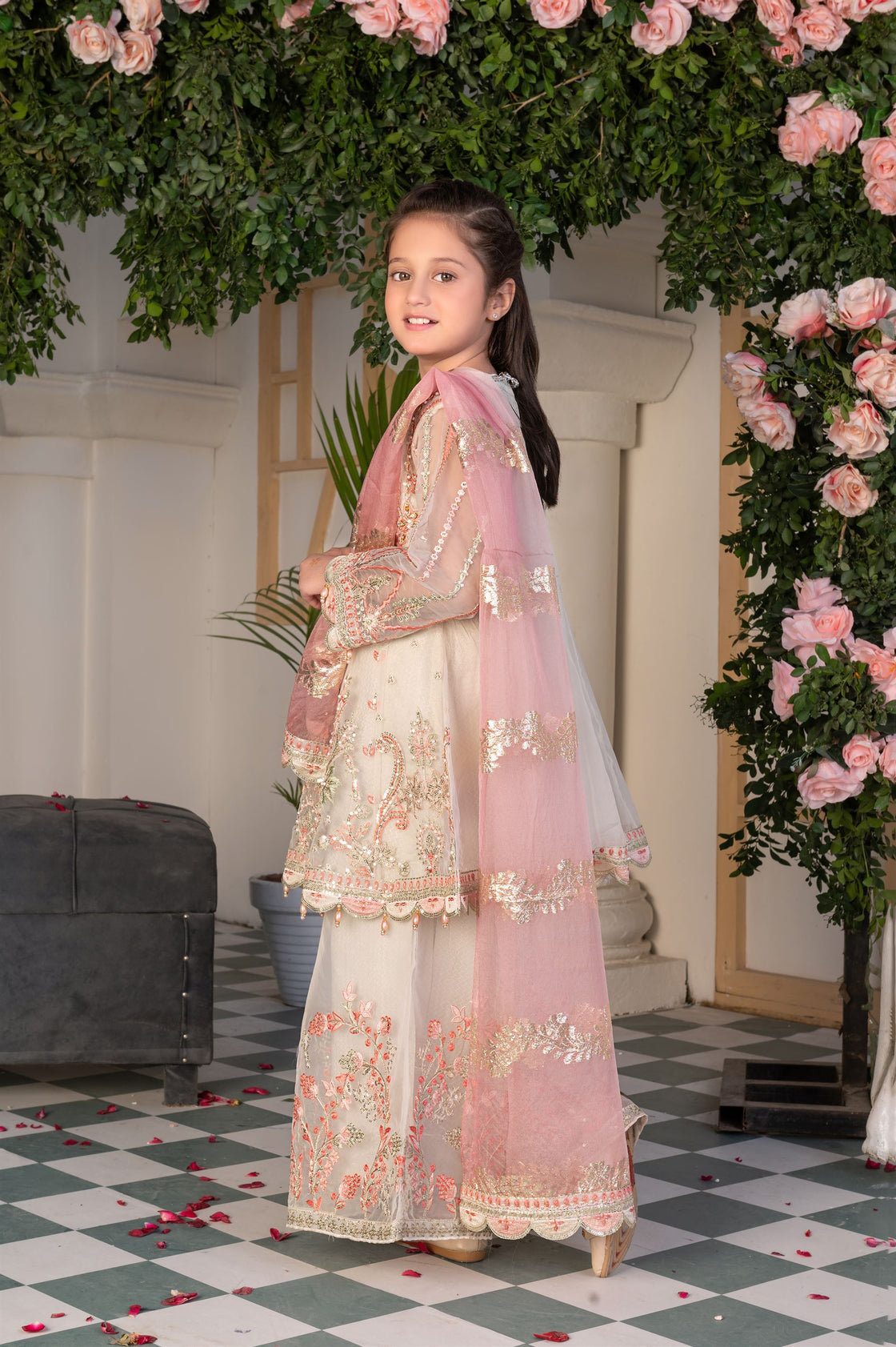 AL-3592 - Sherry's wardrobe