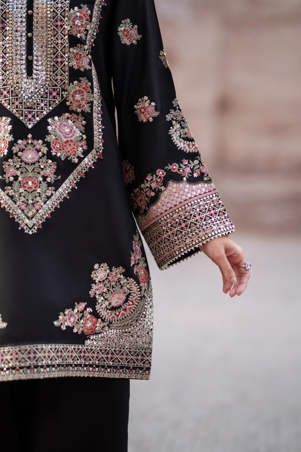 Gulkaar Black