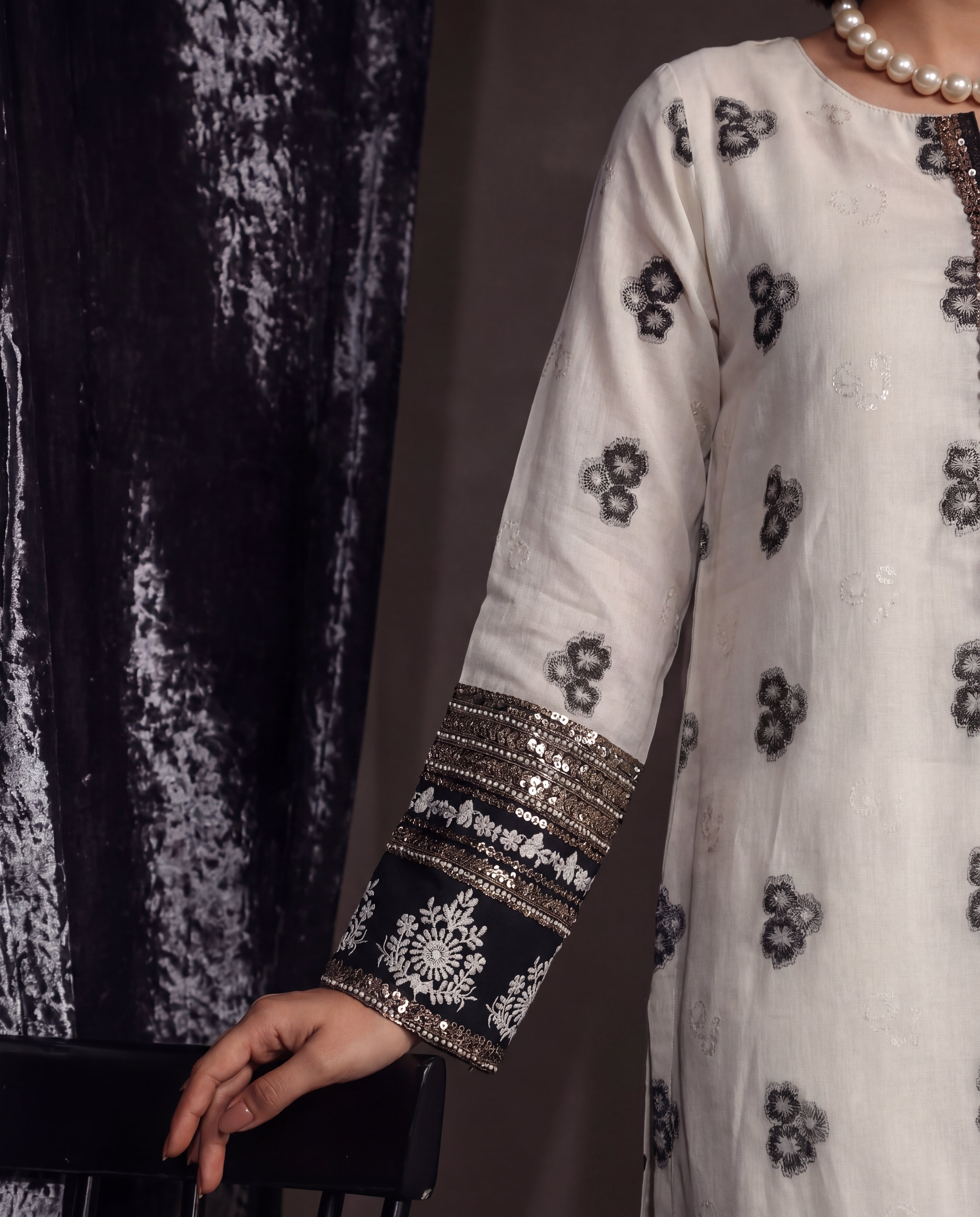 Dur-e-Shahwar – Premium Cotton Lawn Suit