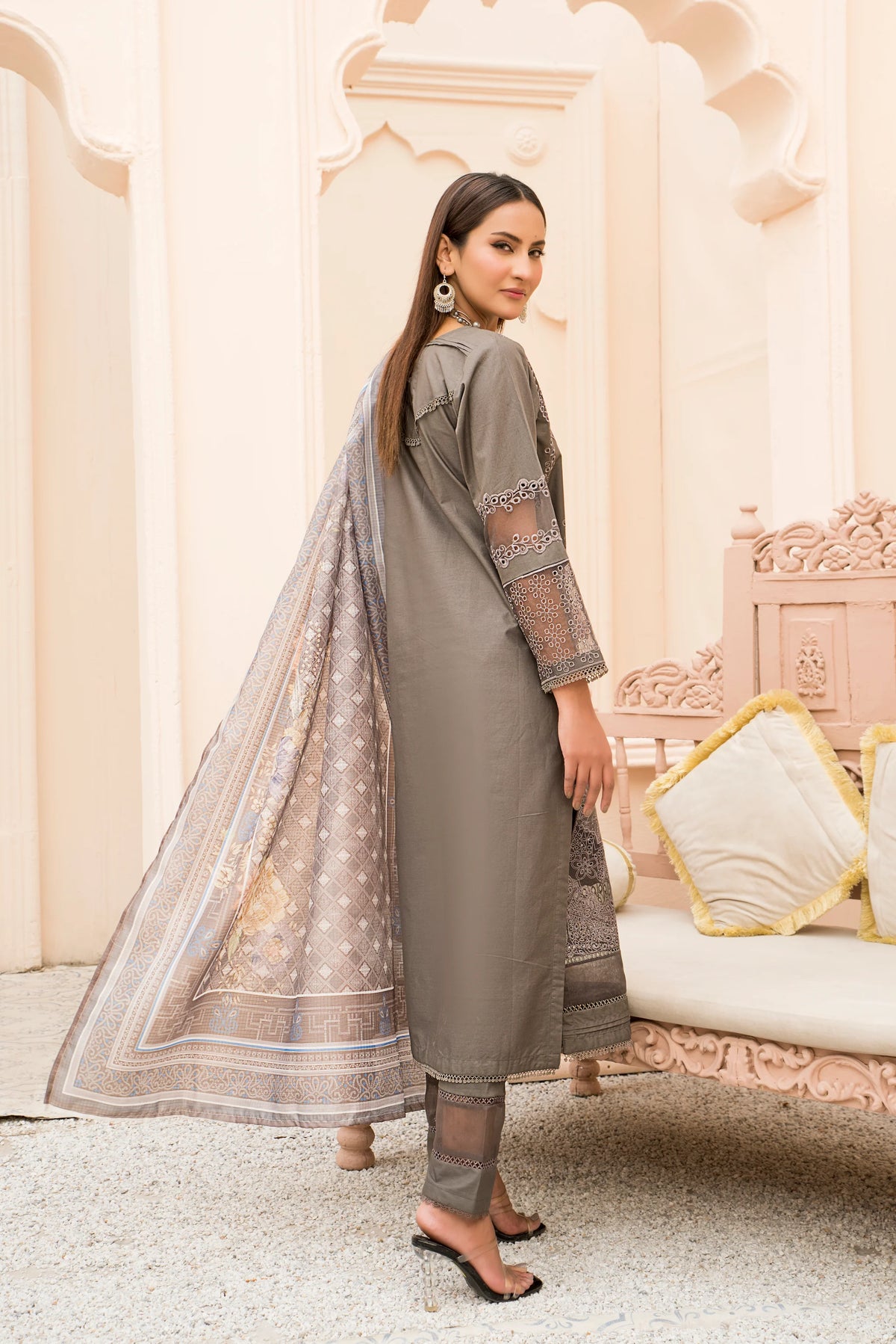 AR-3223 - Sherry's wardrobe