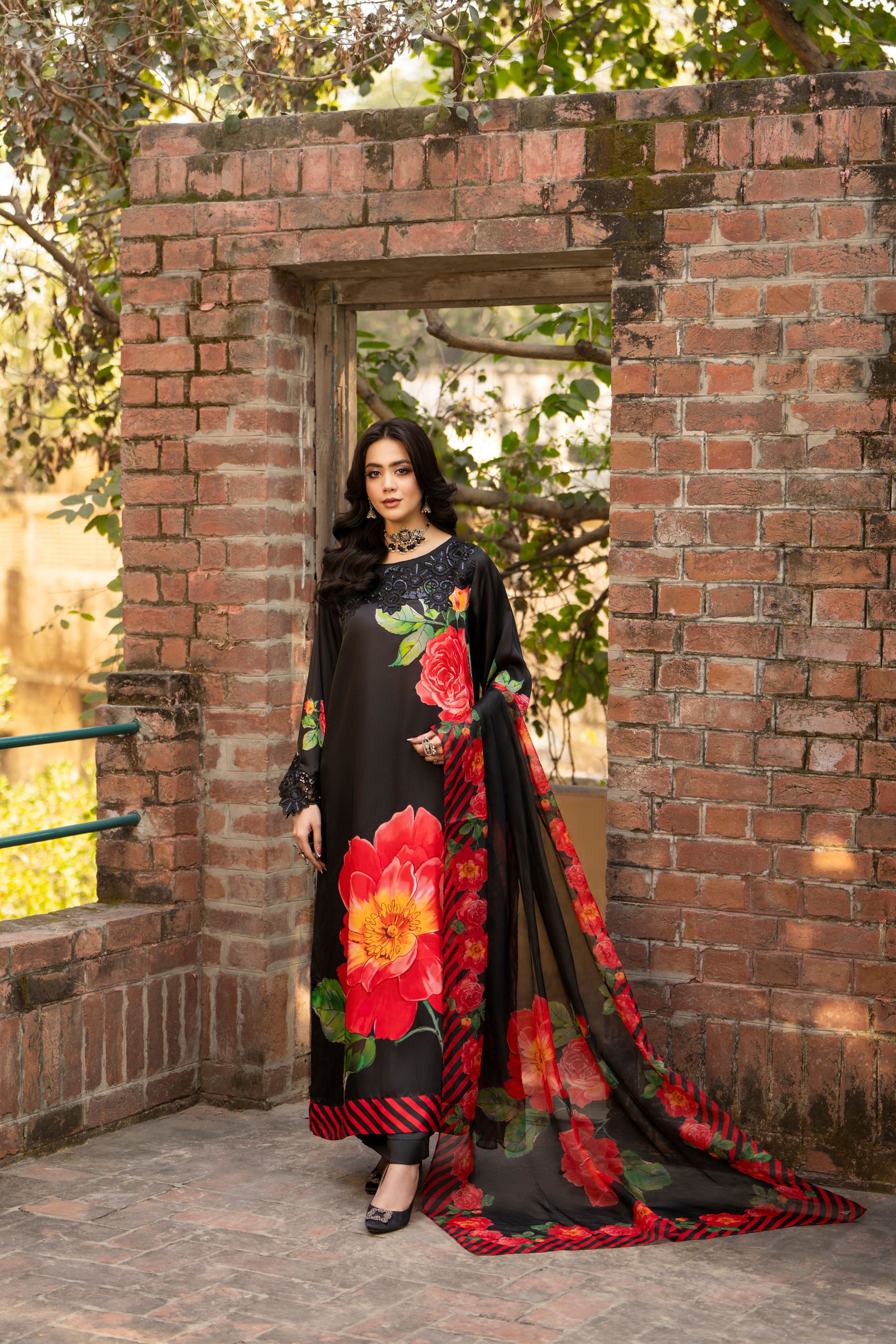 Karma Eliana - F-503 Flora Black