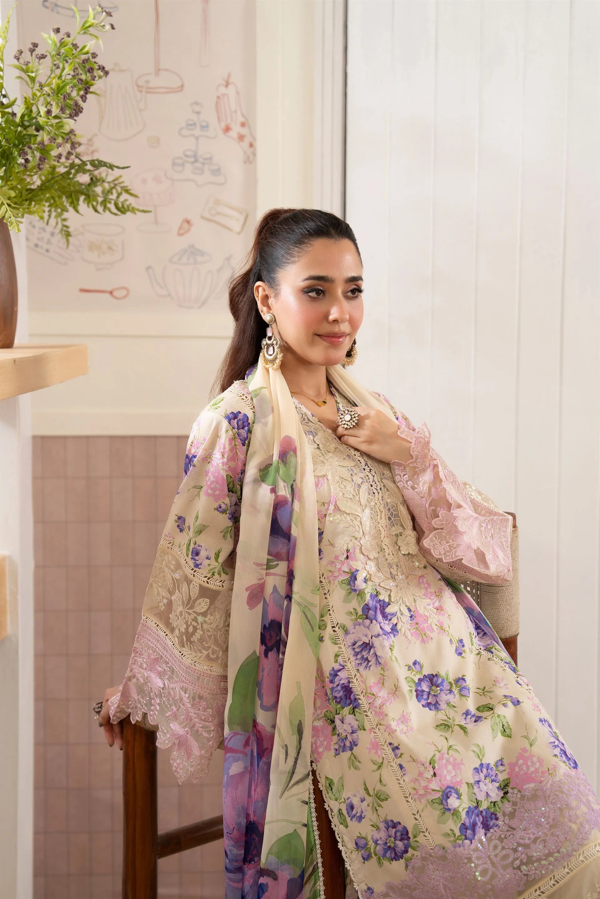Karma Flora 1602 Pearl Ivory