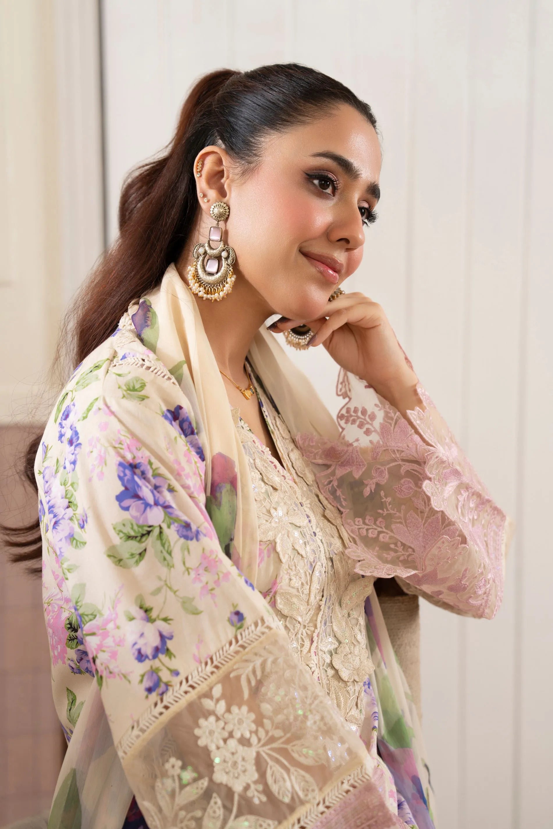 Karma Flora 1602 Pearl Ivory