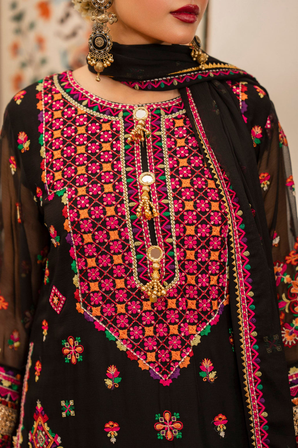 Karma Hayat - F-492 Pitch Black