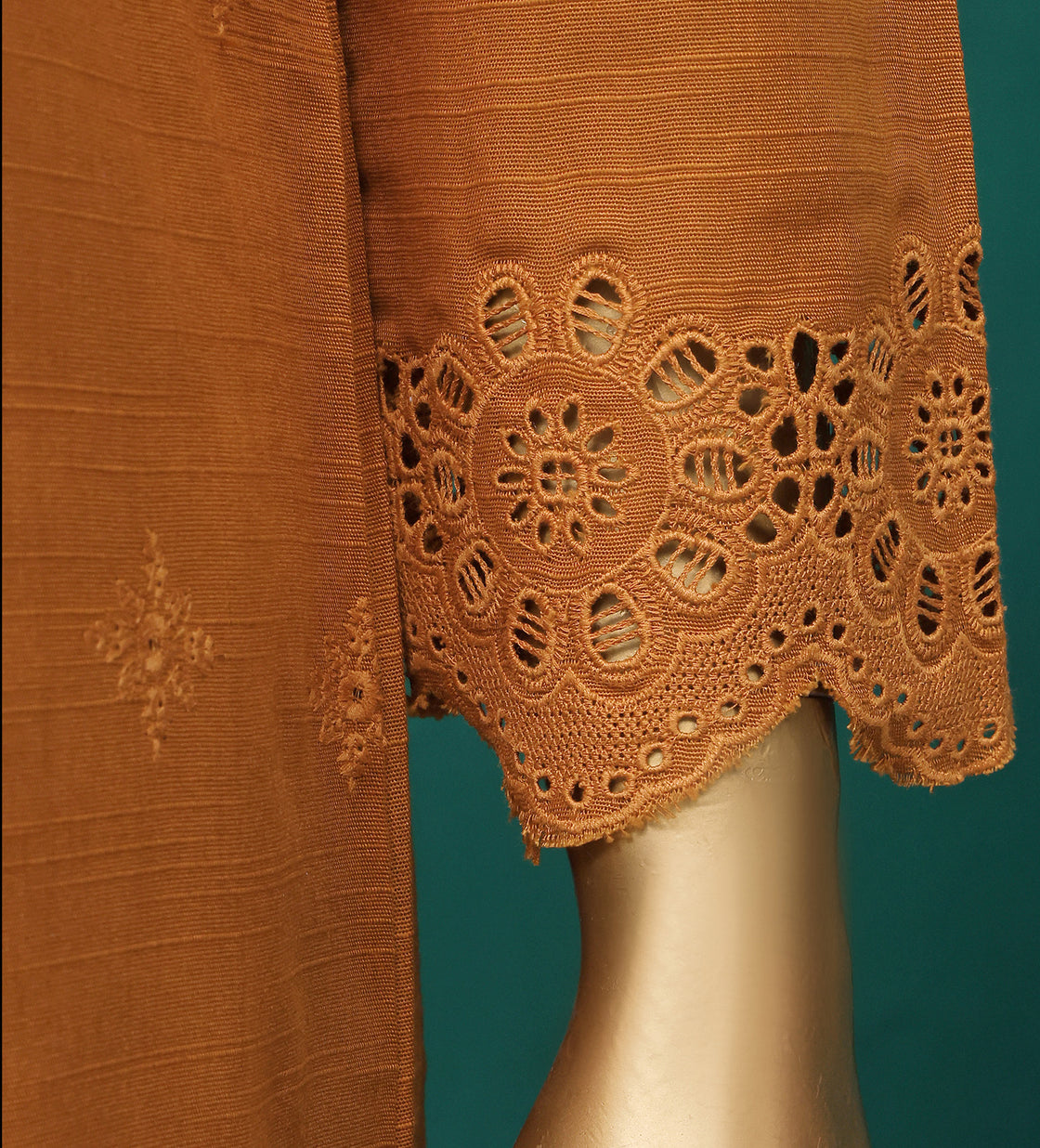 HZ - RTW Khaddar Chickankari Solids