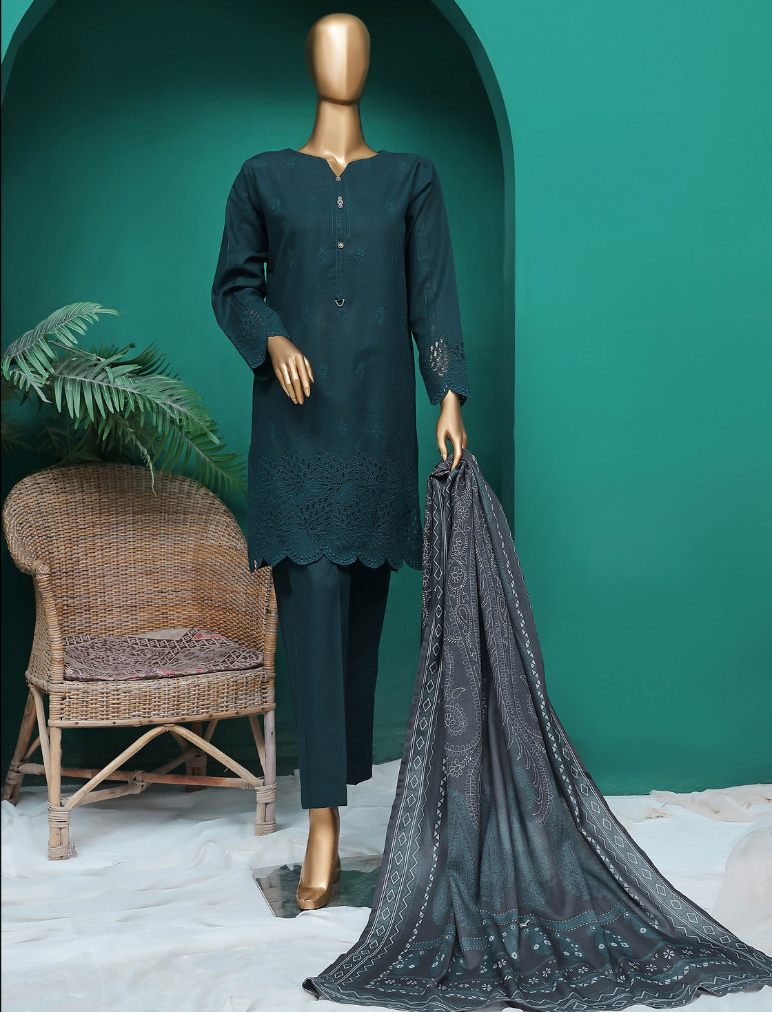 HZ - RTW Khaddar Chickankari Solids