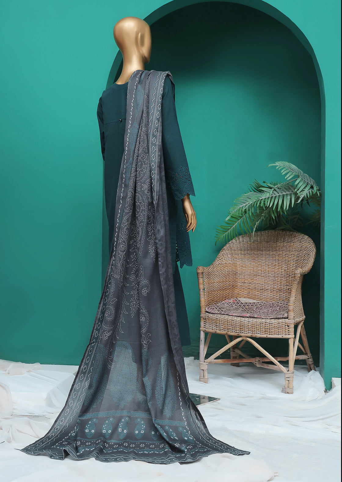 HZ - RTW Khaddar Chickankari Solids