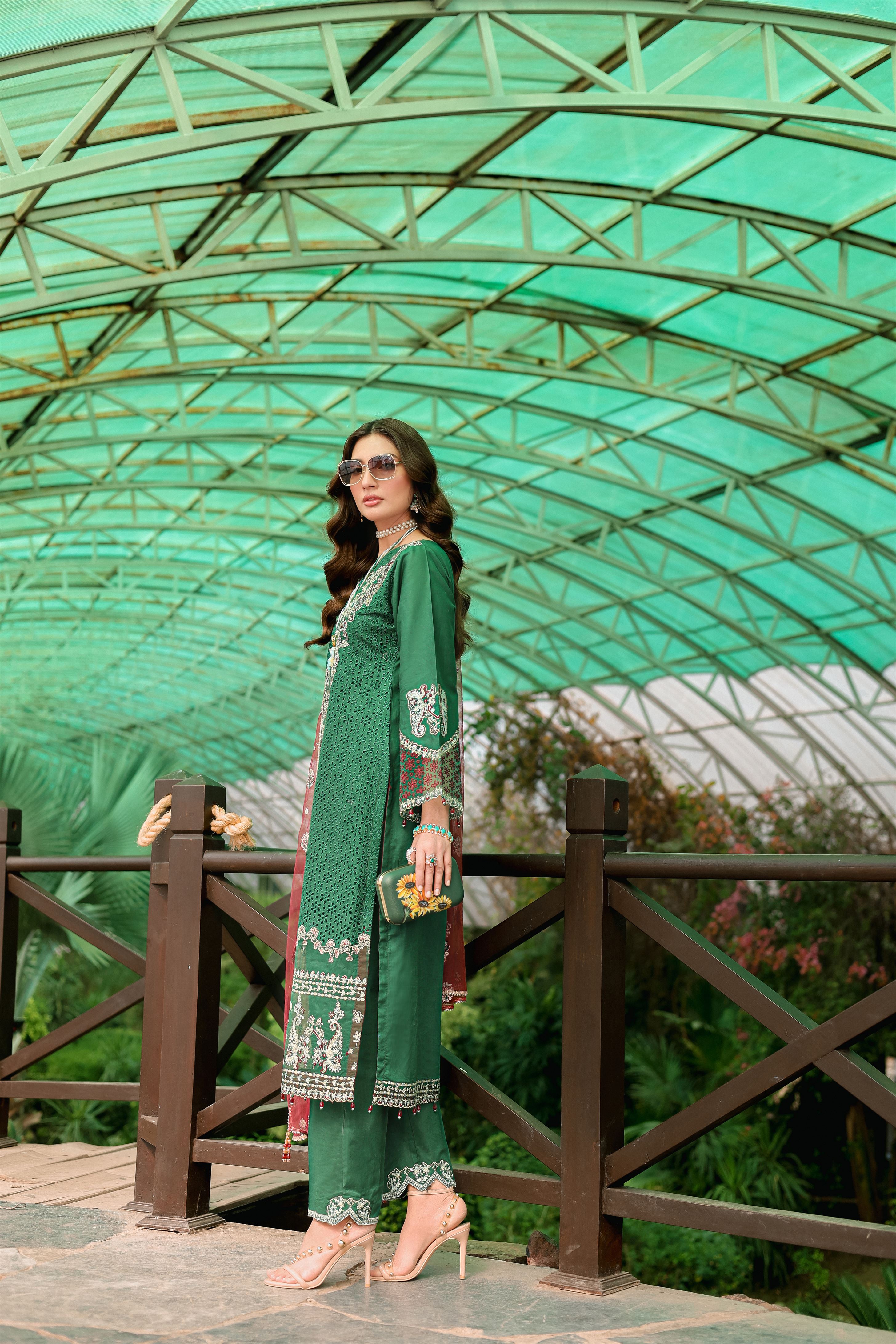 AL-809 - Sherry's wardrobe