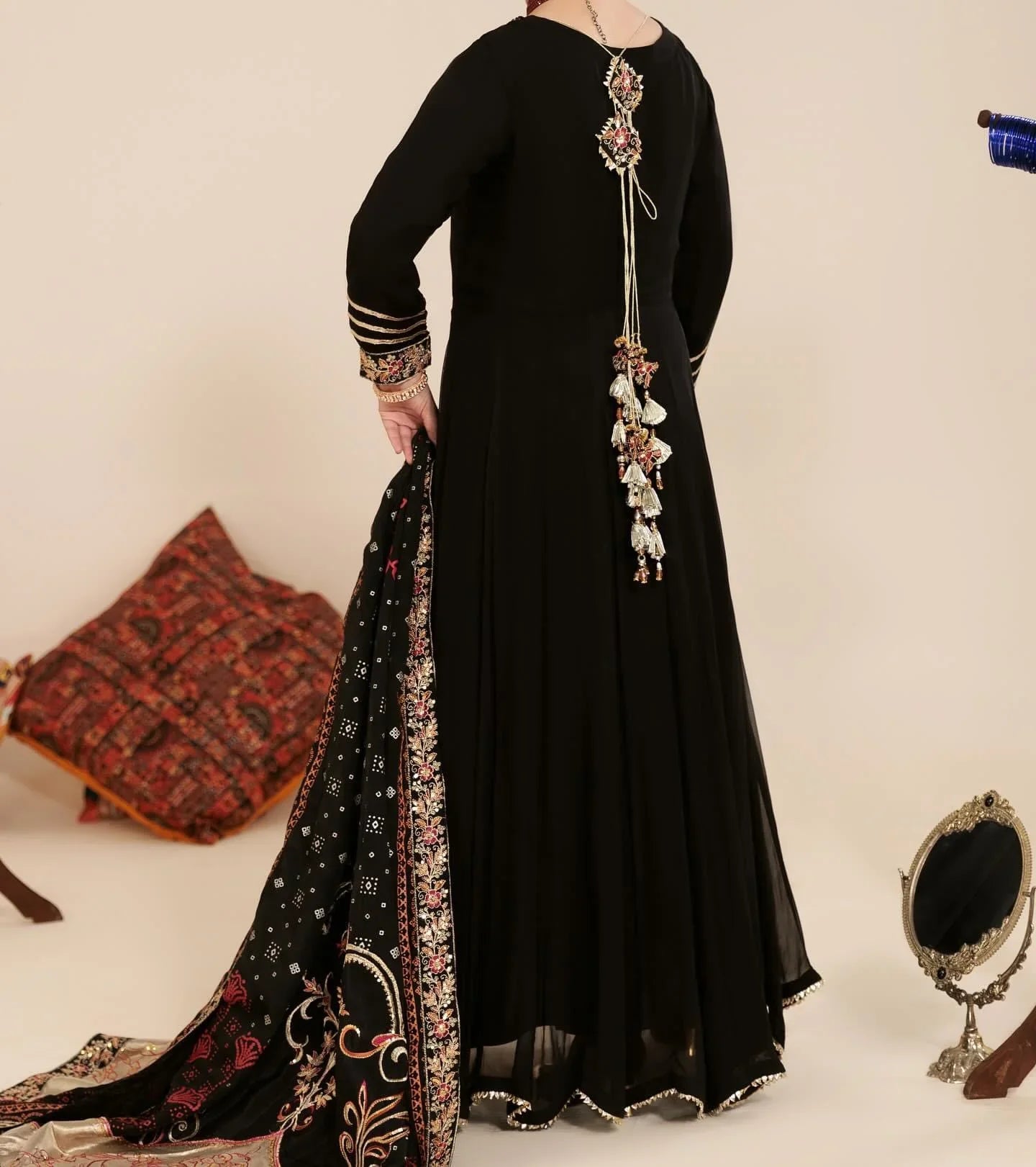 1586-AB BLACK