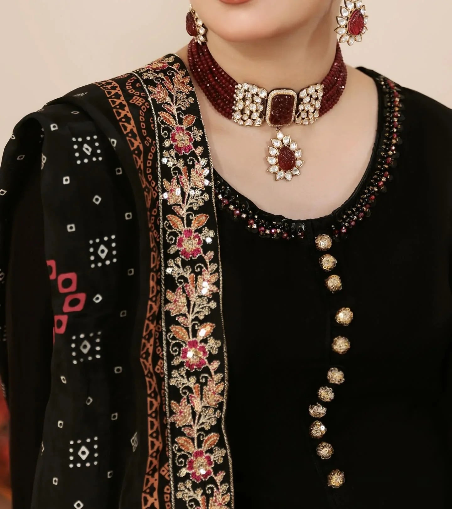 1586-AB BLACK