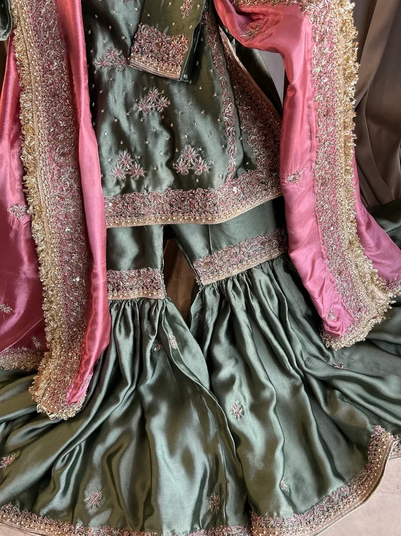 Mehrunisa Gharara set