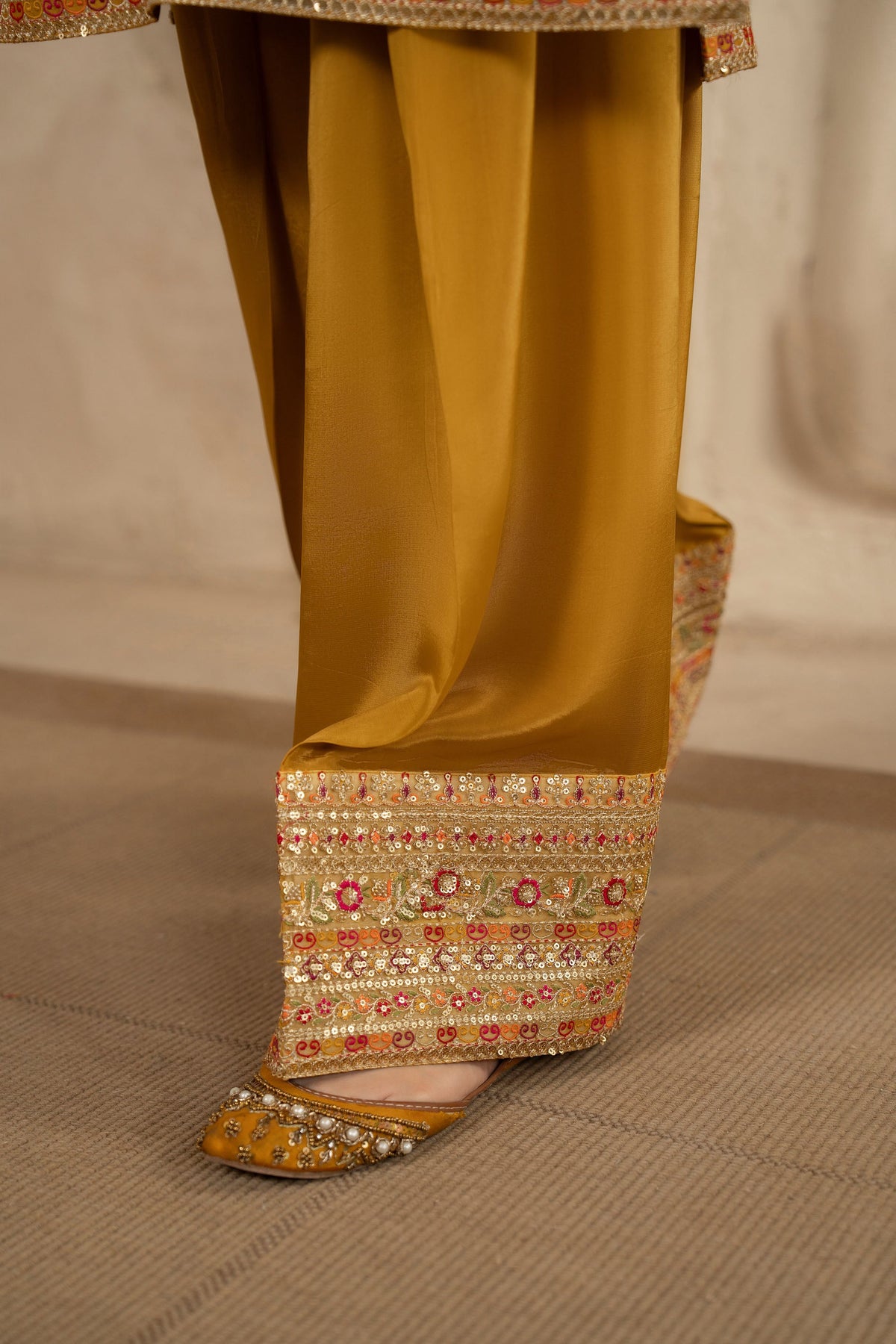 KC - F-533 - ANTIQUE MUSTARD