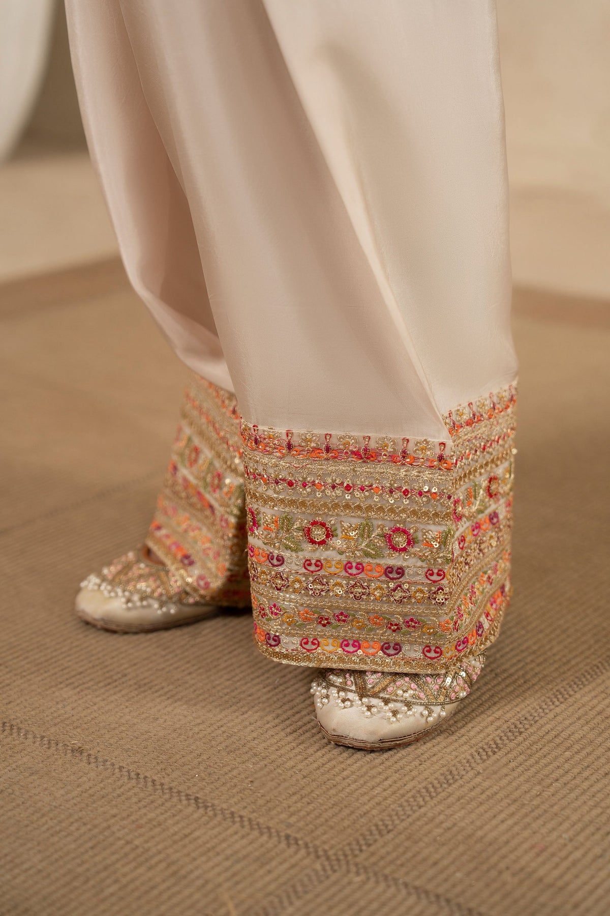 KC - F-533 - WARM IVORY