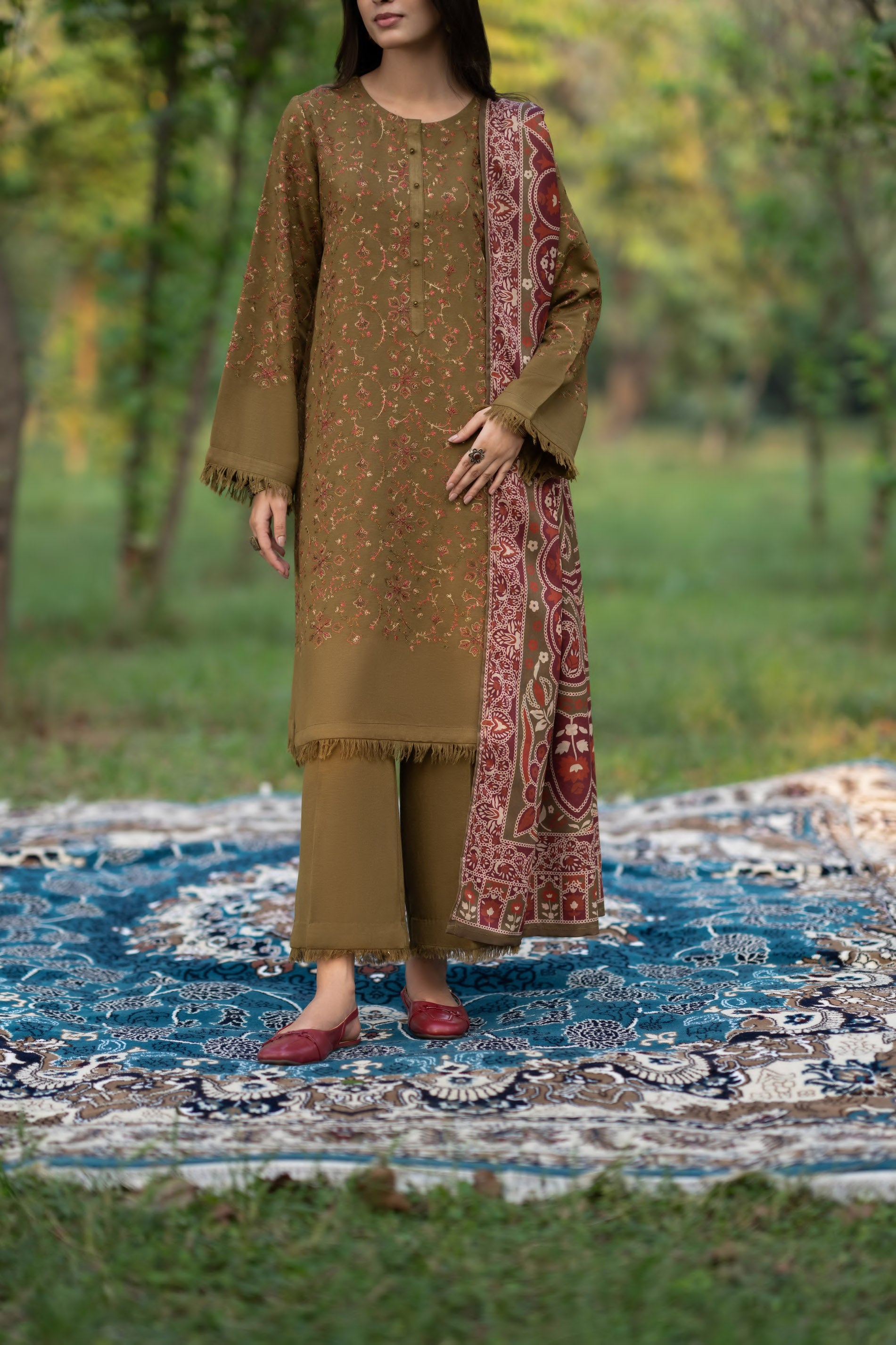 Casual Lite - Walnut