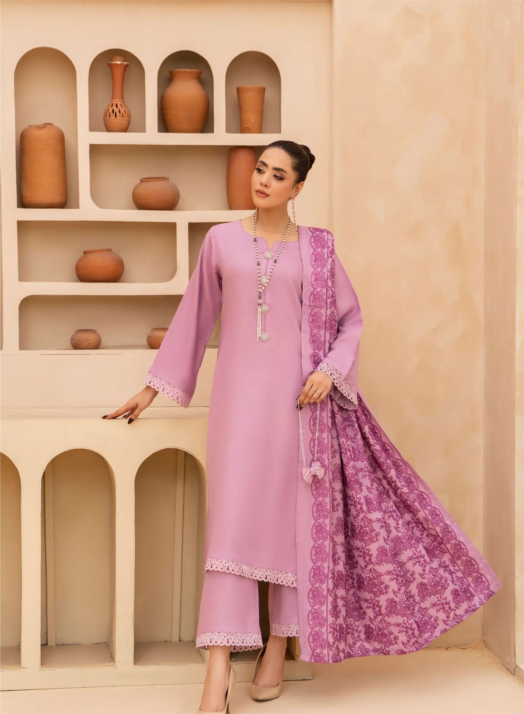 Shama-e-Husn - Raniya. H