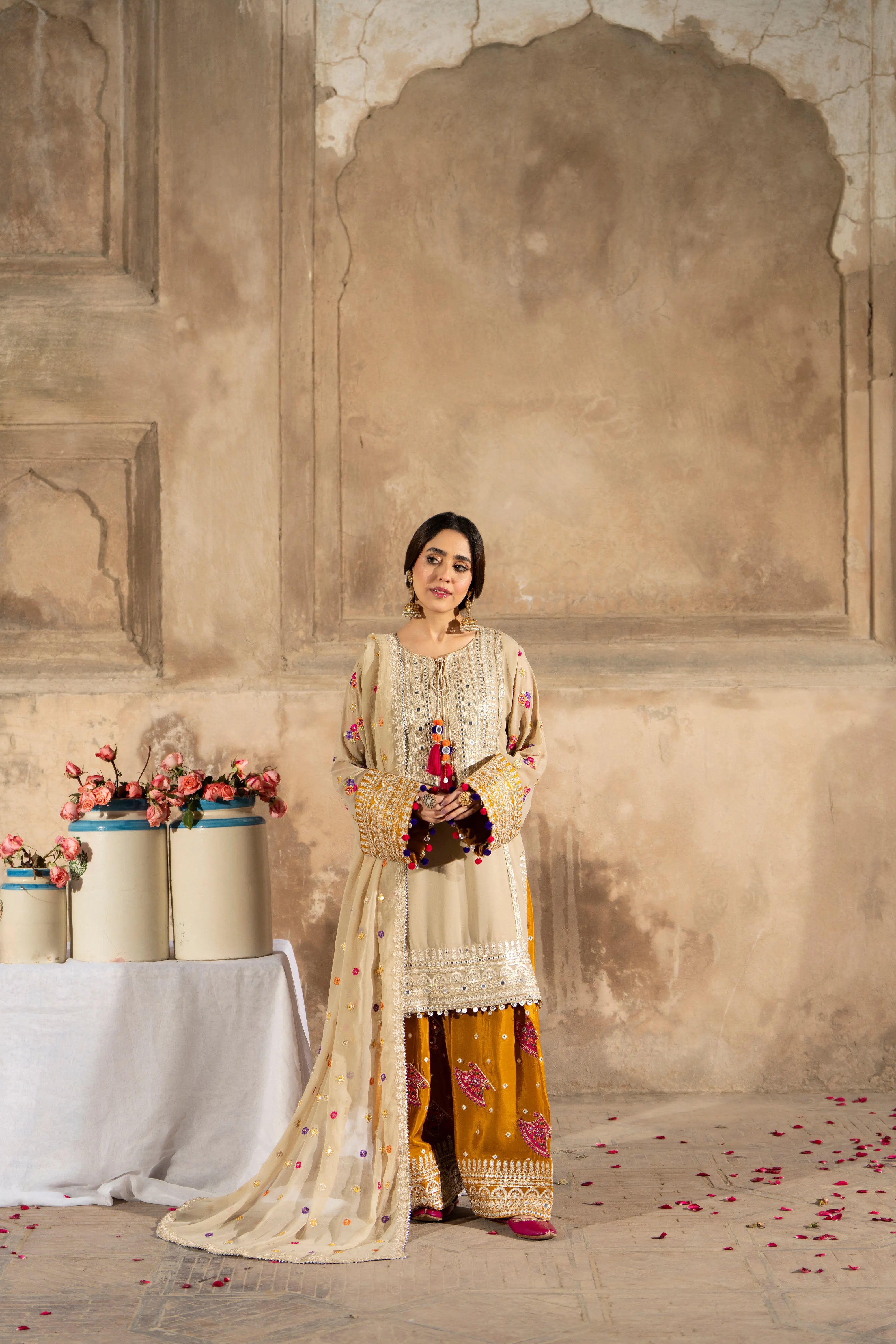 Karma - Saj Dhaj - F-526 Beige & Mustard