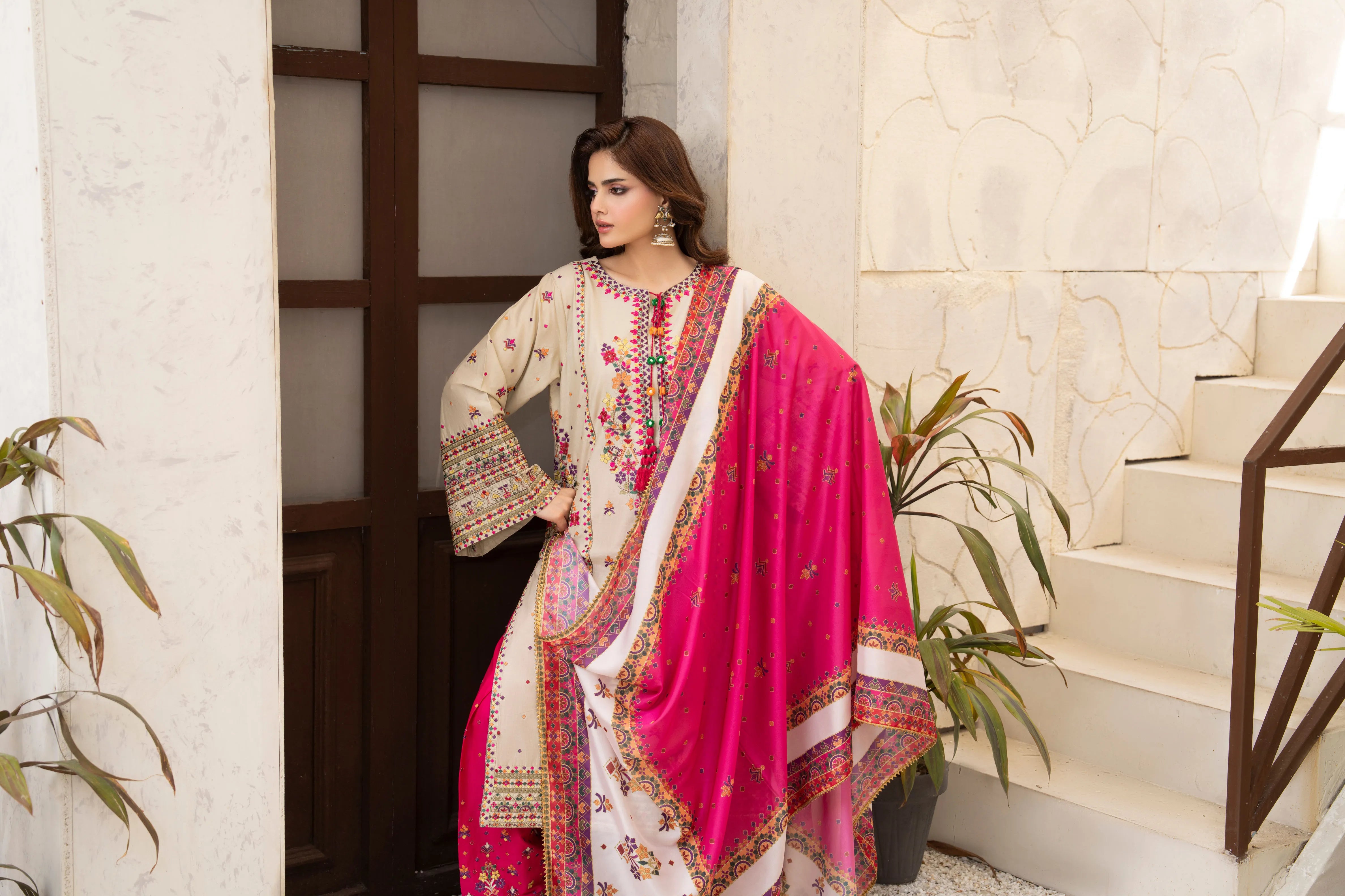 KC-1565- Sandstone Bloom