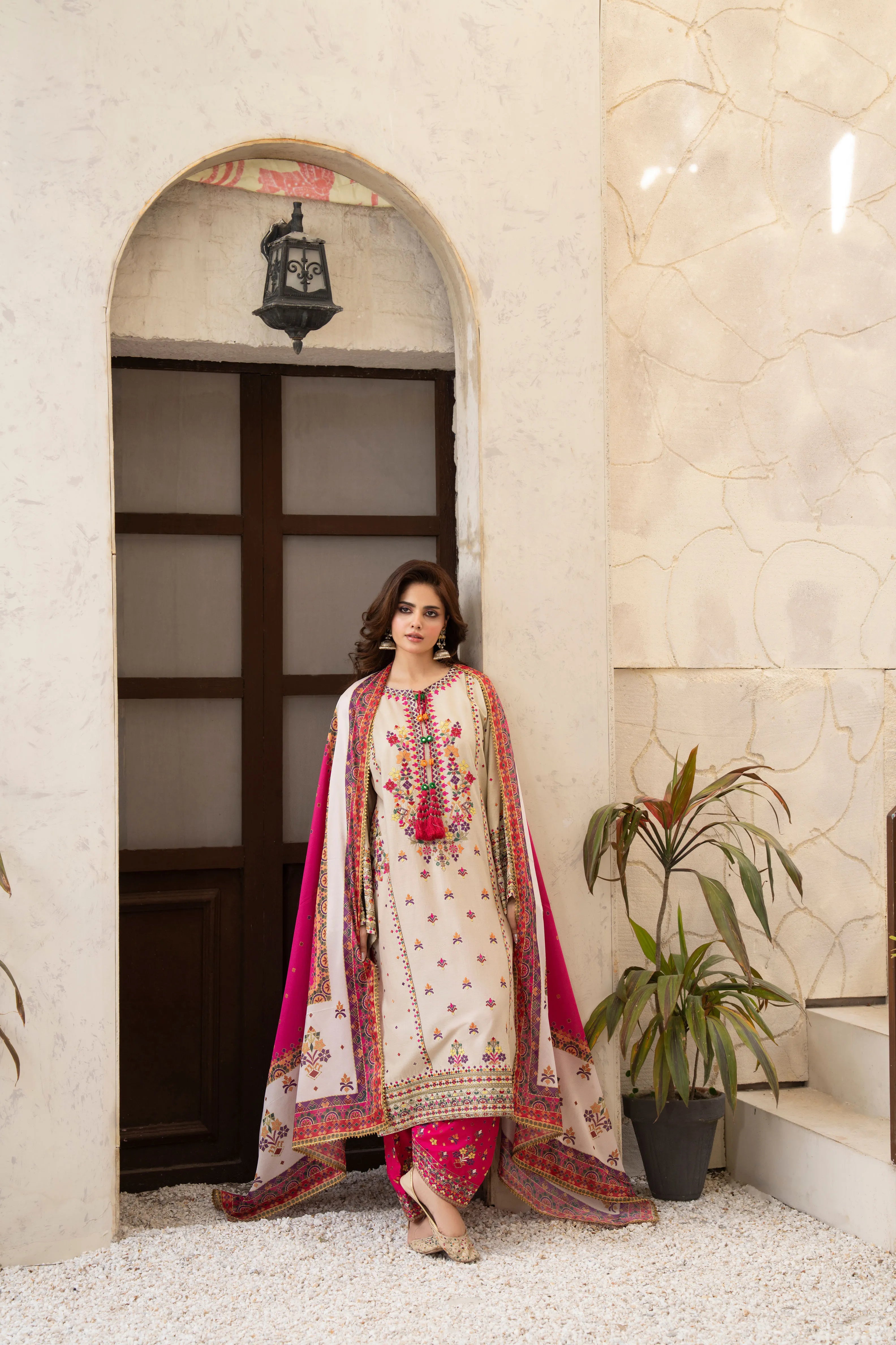 KC-1565- Sandstone Bloom