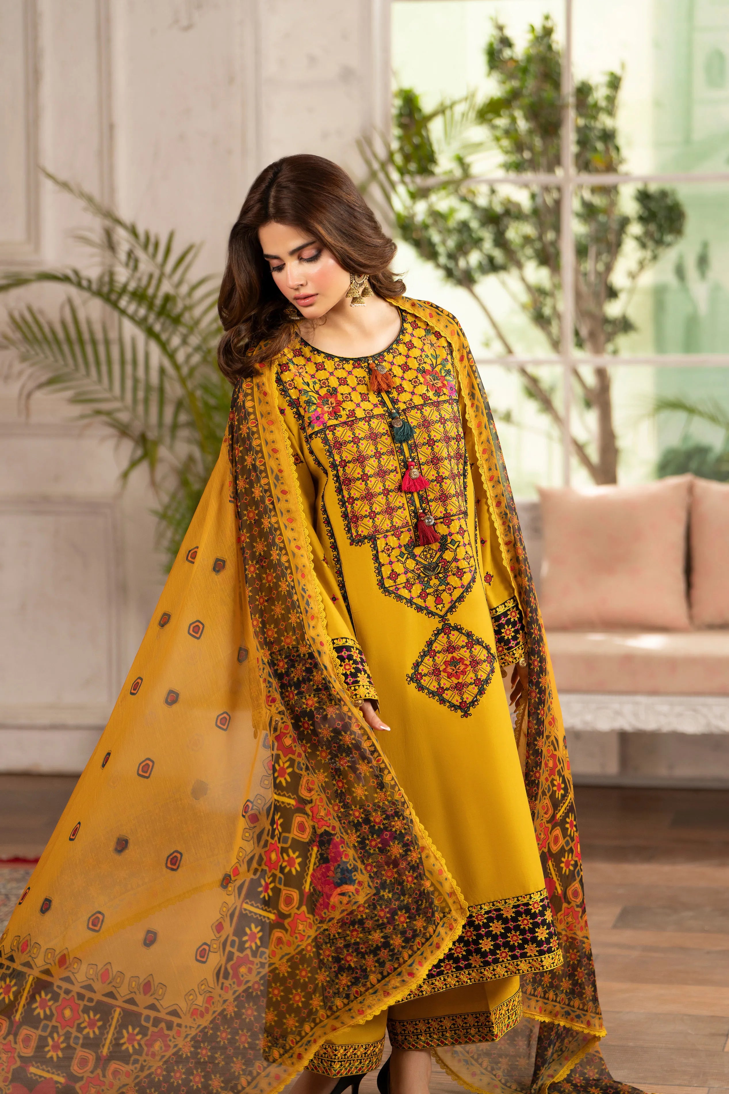 KC-1567- Saffron Folk