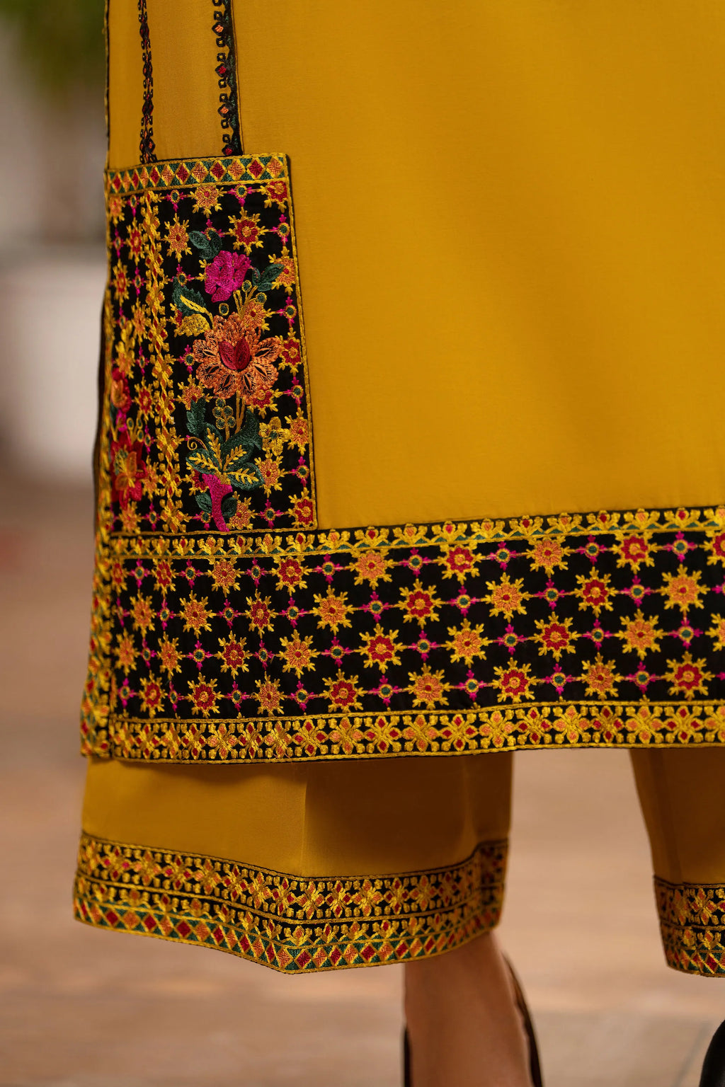 KC-1567- Saffron Folk
