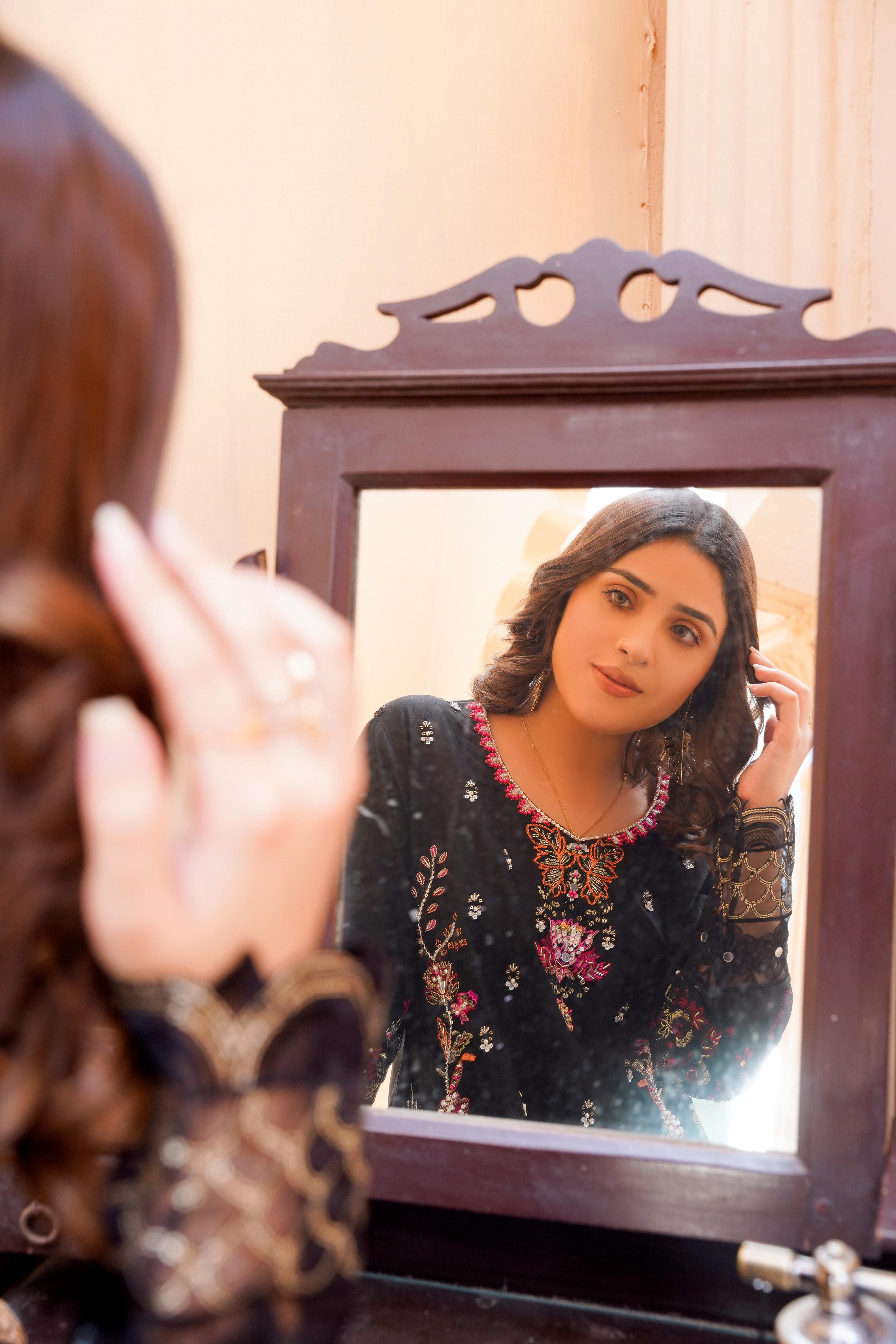 Manolia - Sherry's wardrobe