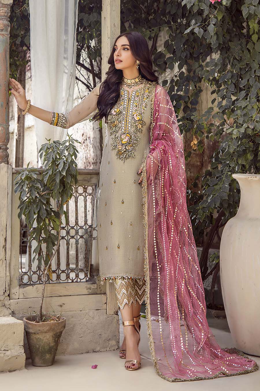 P-239 - Sherry's wardrobe