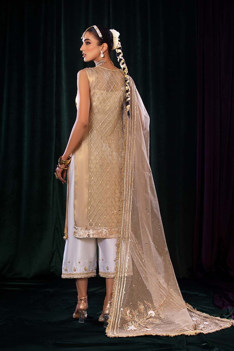 P-254 - Sherry's wardrobe