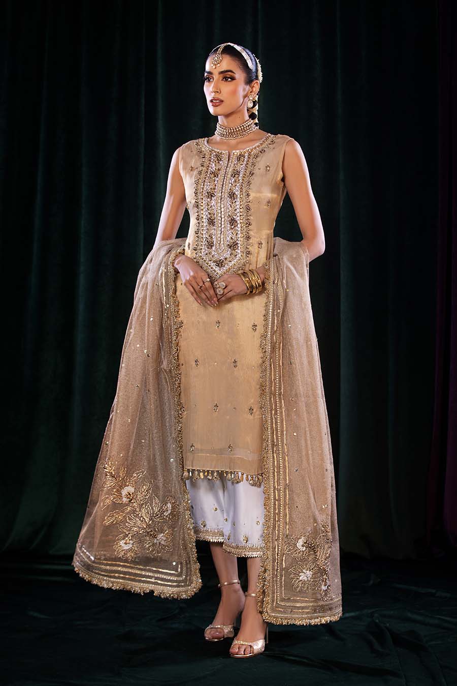 P-254 - Sherry's wardrobe