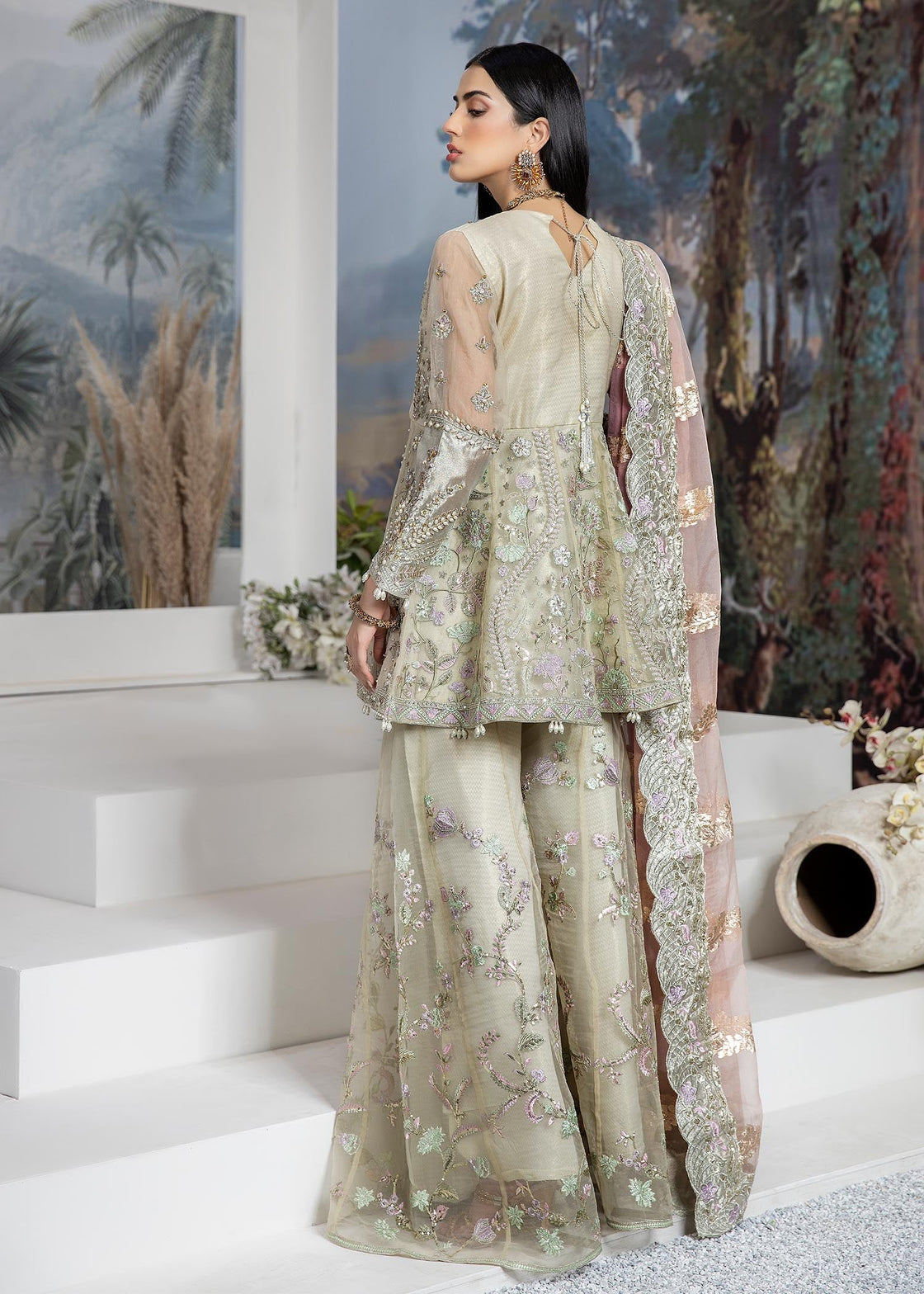 AR 38 - Sherry's wardrobe