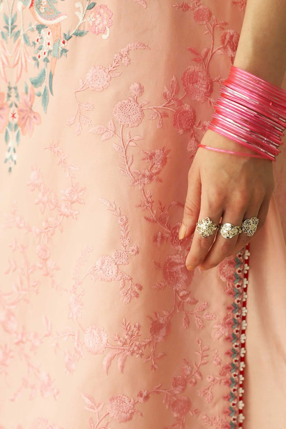 D23-2B - Sherry's wardrobe